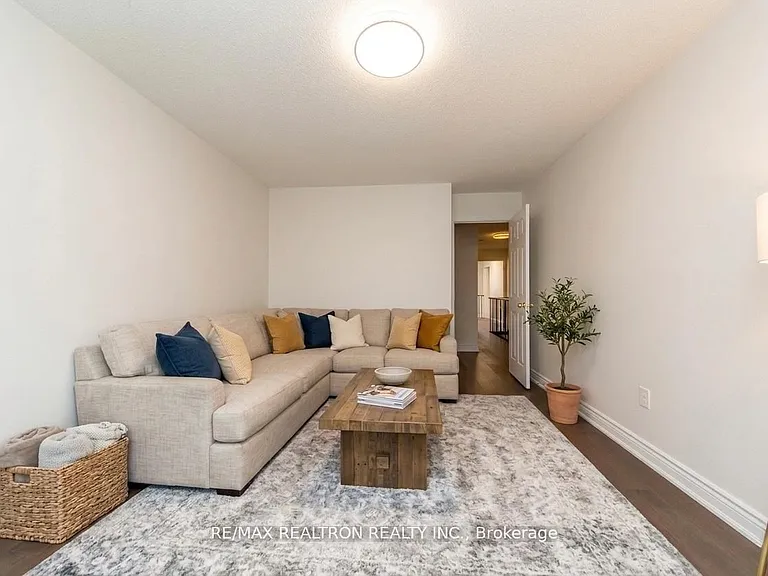 24 Skelton Cres — Photo 18
