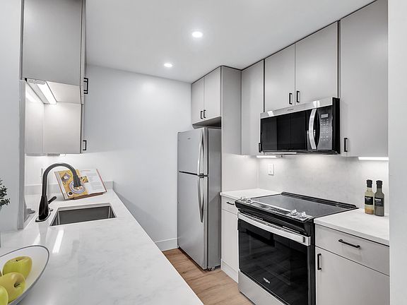 3rd image of 1800 N Quinn St #1804-604