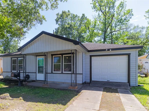 4425 Harding Dr, Beaumont, TX 77703