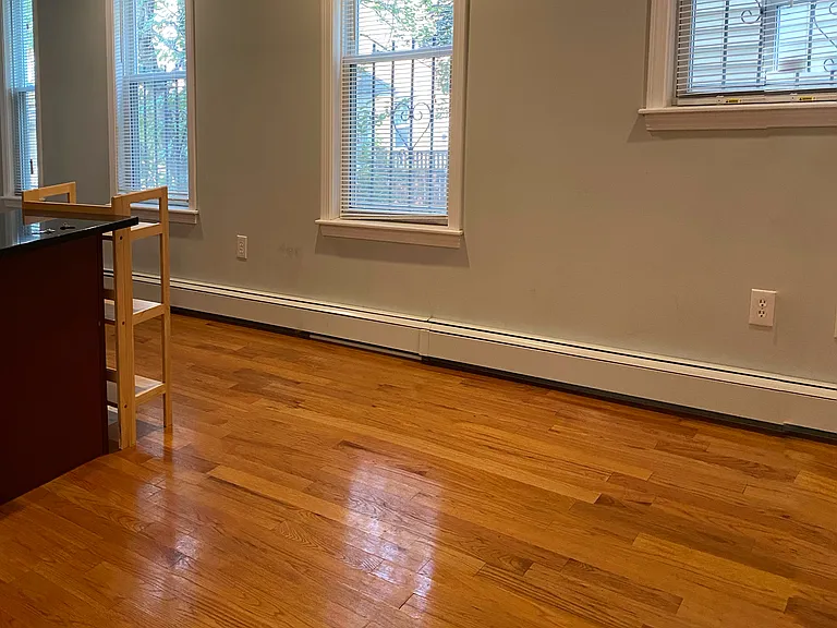 20 Rockwell St #1 — Photo 11