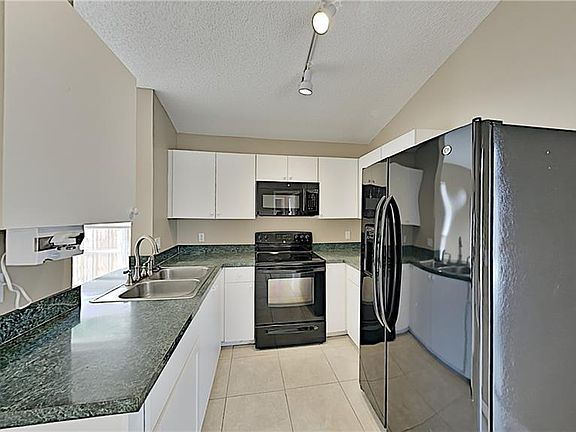 5th image of 6422 Redwood Oaks Dr