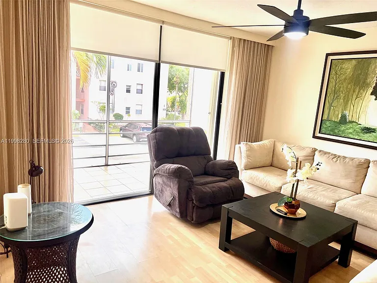 2841 Somerset Dr #215 — Photo 6