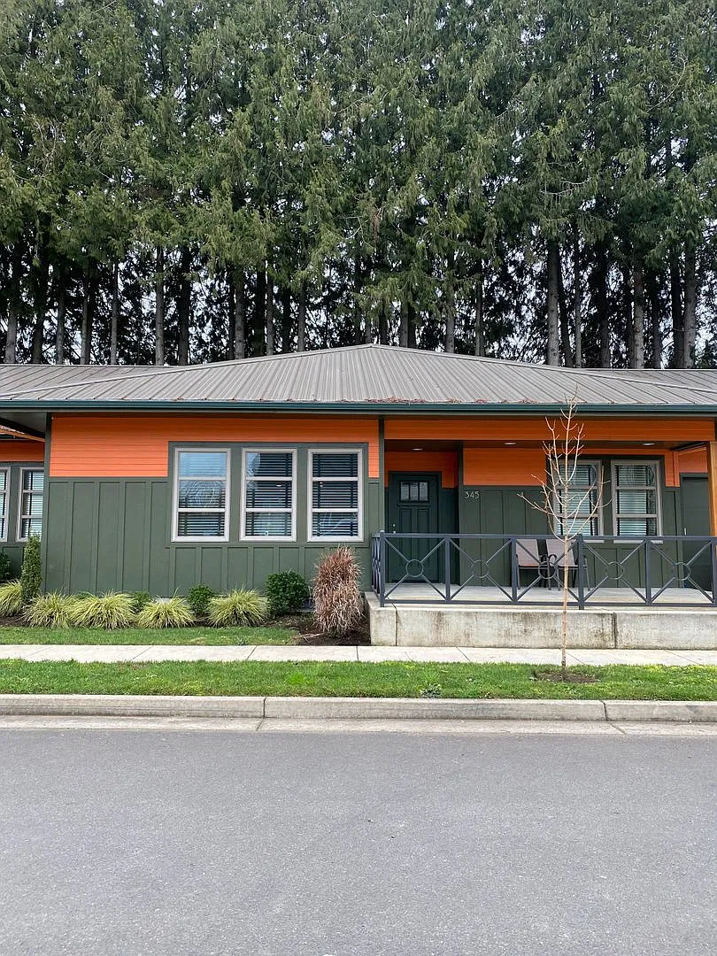 Beautiful Newer 2 Bed/2 Bath Home Near Autzen! — Photo 1