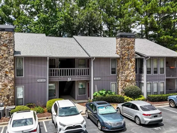 3893 Woodridge Way, Tucker, GA 30084