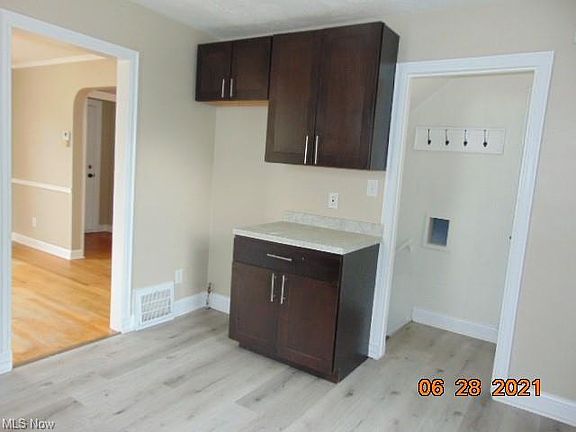 5th image of 309 E 214th St