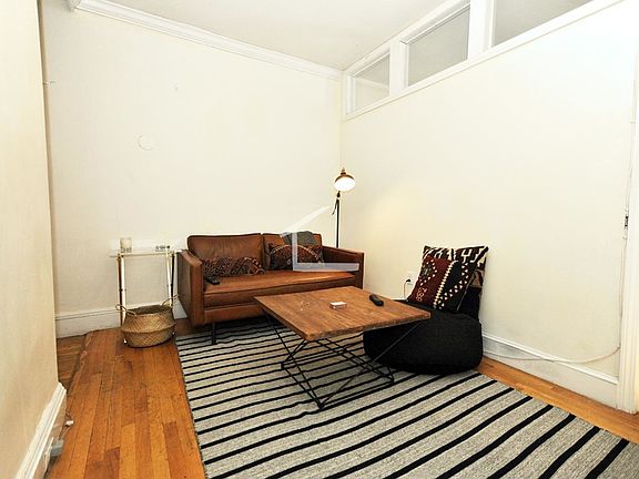 2nd image of 52 Egmont St #0012