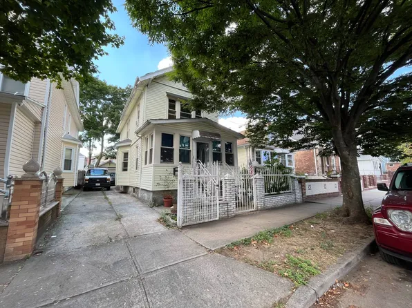 12164 133rd St, South Ozone Park, NY 11420