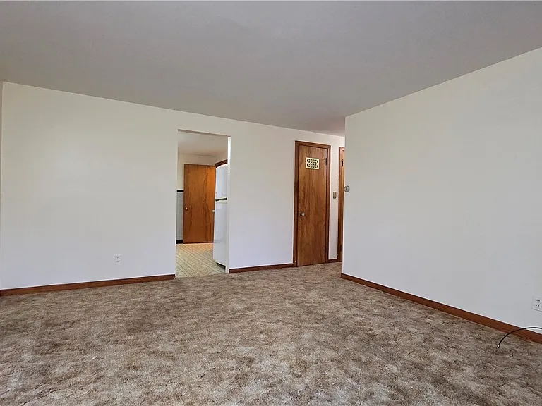 419 Cherokee Dr — Photo 8