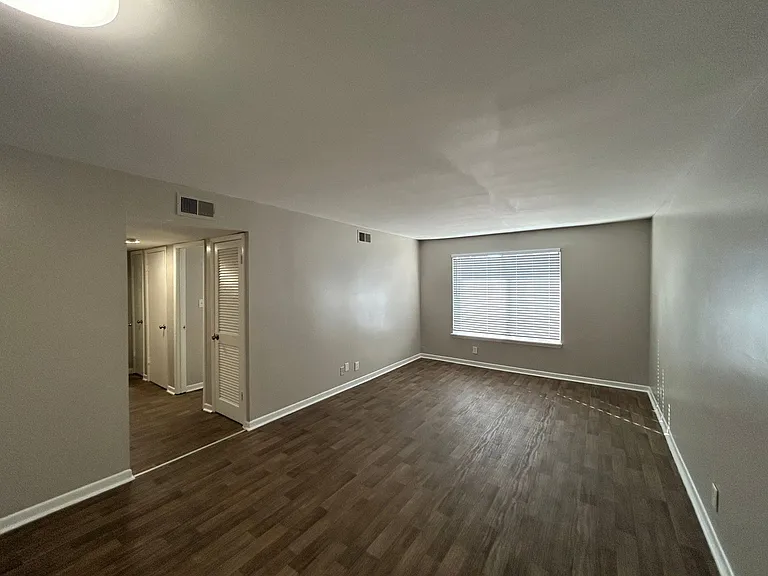 Riverbend Apartments — Photo 23