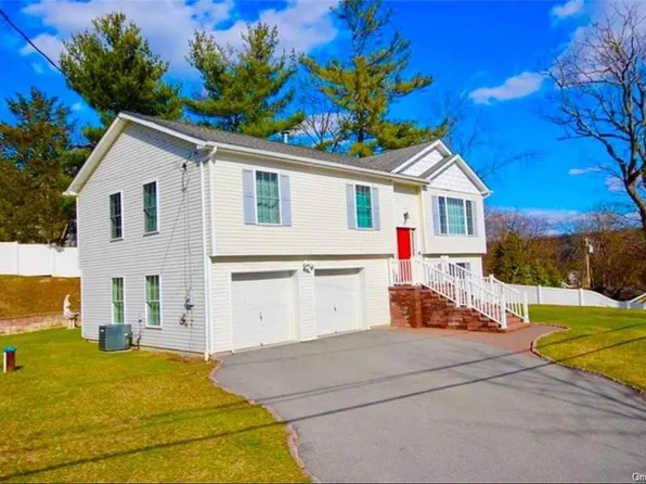 31 Lake Region Boulevard, Monroe, NY 10950