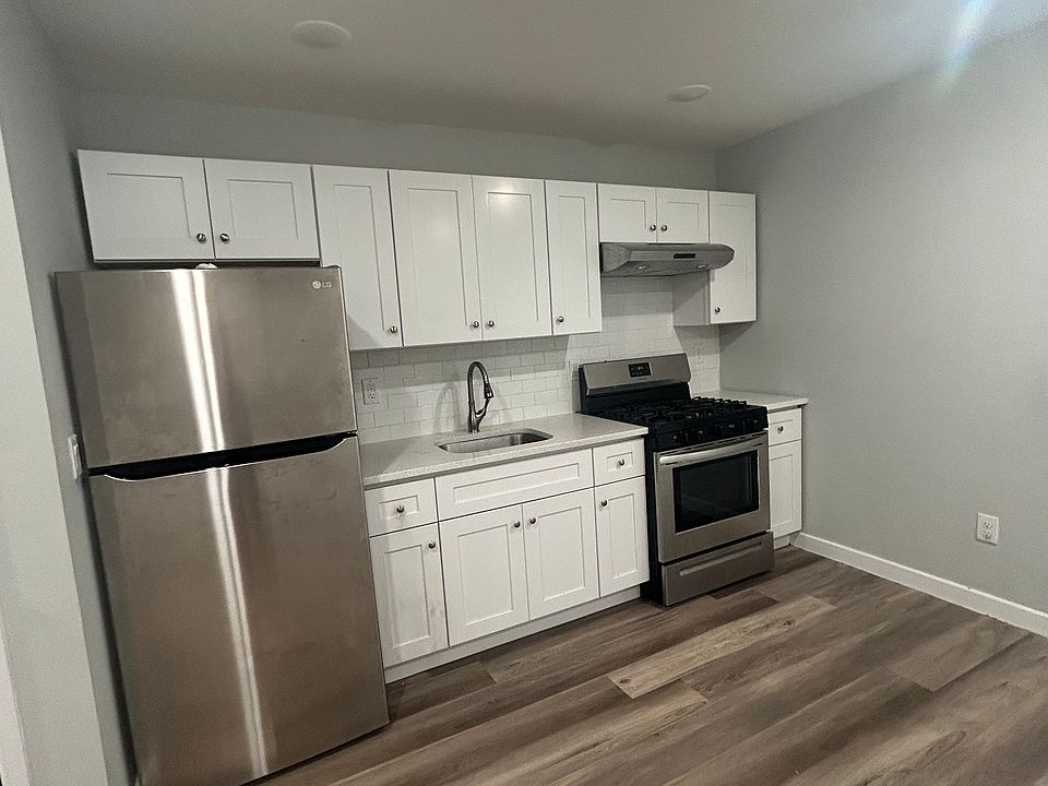 1st image of 154 Hamilton Ave #4