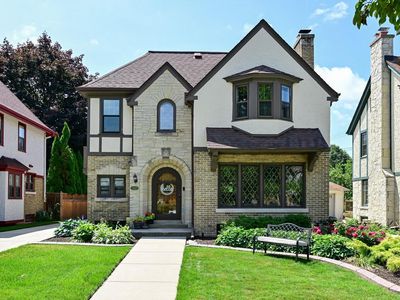 8709 Jackson Park BOULEVARD, Wauwatosa, WI, 53226
