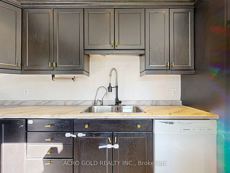 125 Leighland Ave — Photo 14