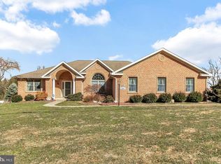 695 Dietz Rd, York, PA 17402