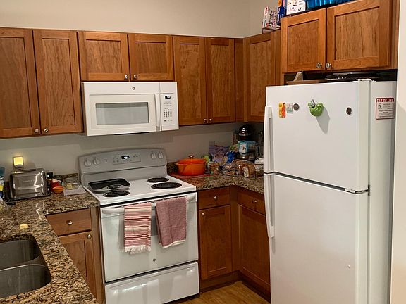 3rd image of 100 Griffin Ln #105