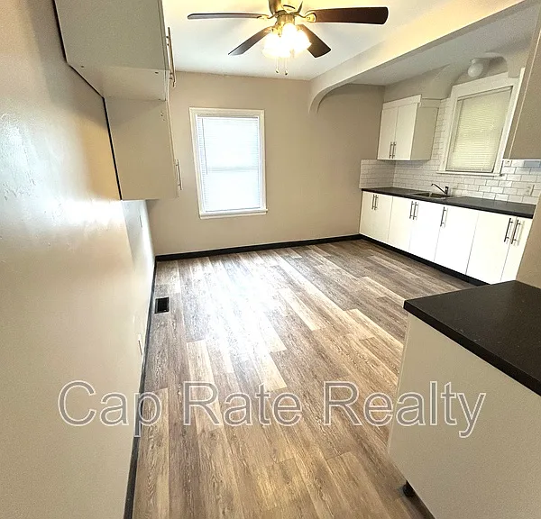 1366 Duxberry Ave — Photo 12