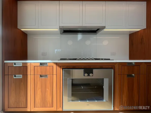 1289 Lexington Avenue image 4 of 23