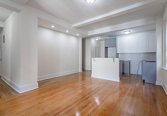 4th image of 3 E 66th St APT 7C