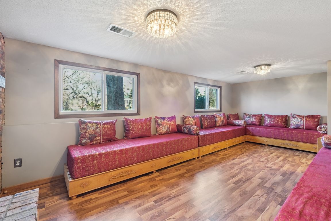 next background image