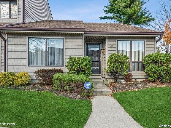 3rd image of 31 Stanford Ct #31