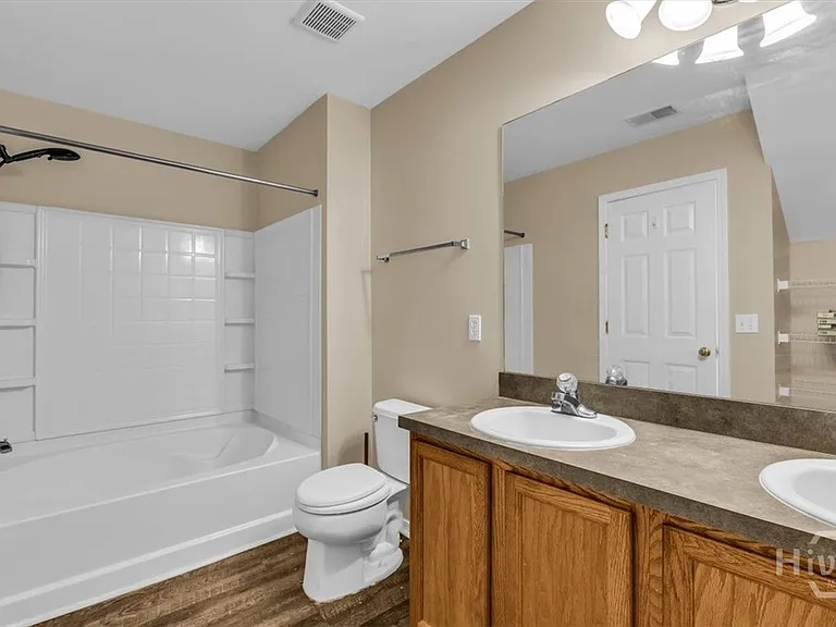 129 Fairgreen St — Photo 3