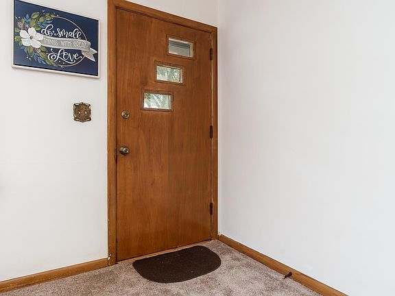 5th image of 3713 Connecticut Dr