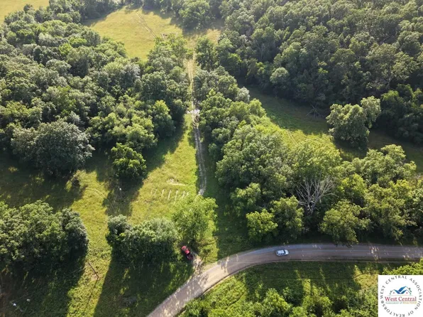 3665 NW Center Rd, Osceola, MO 64776