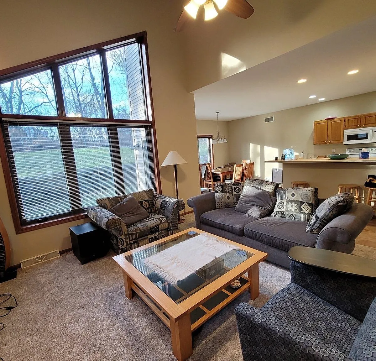 3 bed, 2.5 bath, 1850 sqft, $2,800 — Photo 3