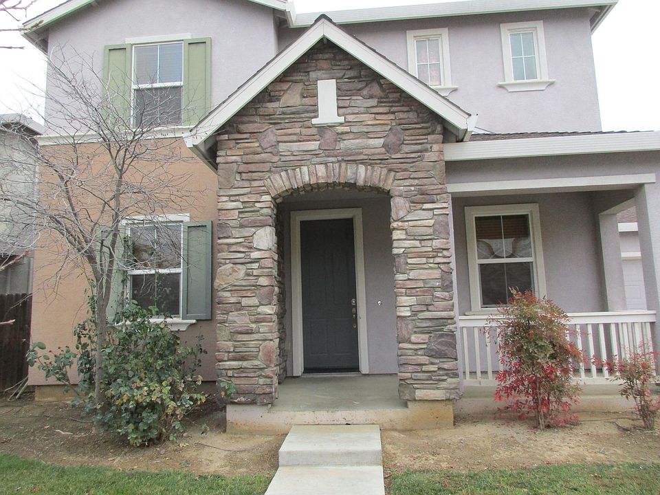 1st image of 300 Orange Blossom Ln