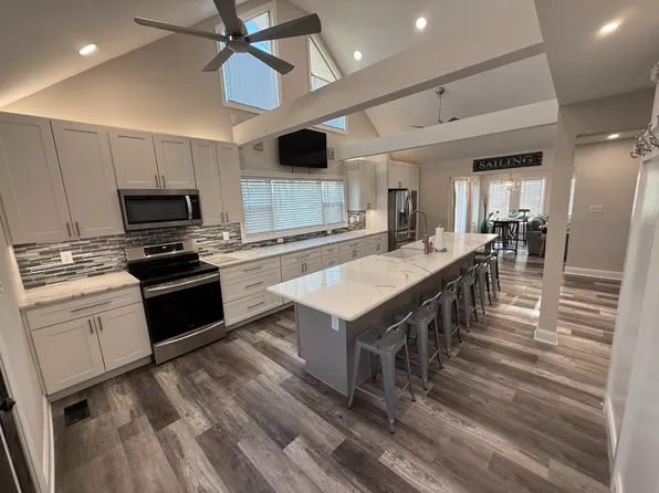38467 Hickman Rd, Ocean View, DE 19970