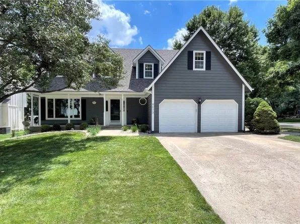 8073 Hall St, Lenexa, KS 66219