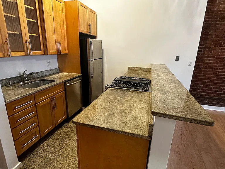 254 Friend St #1D — Photo 3