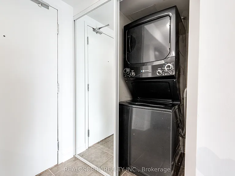 60 Fairfax Cres #421 — Photo 13