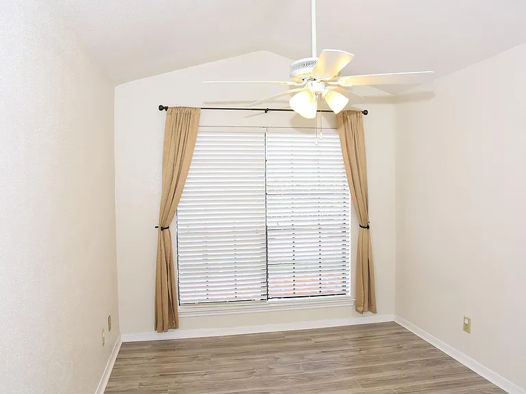 2121 El Paseo St #2000 — Photo 17