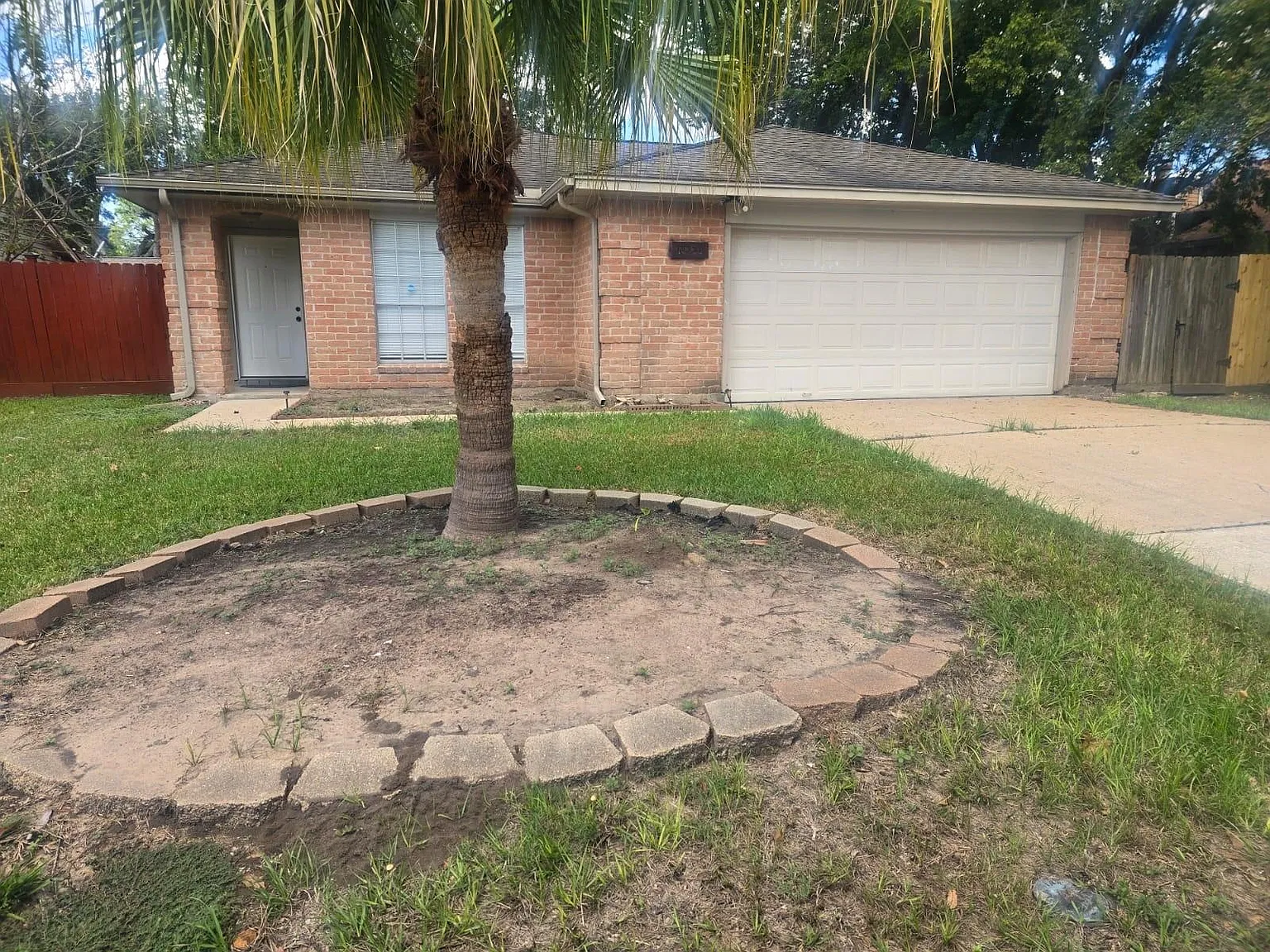 3 bed, 2.0 bath, 1652 sqft, $1,695 — Photo 3