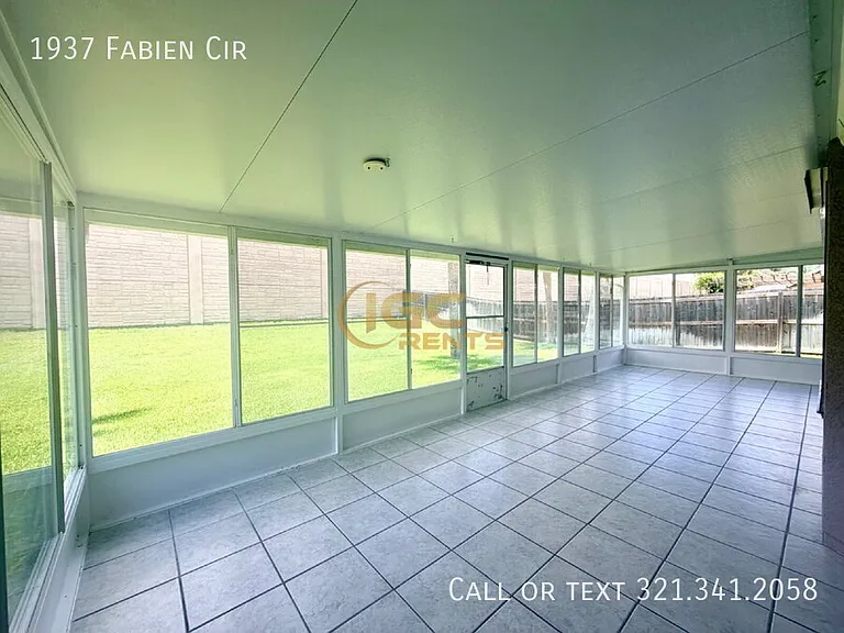 1937 Fabien Cir — Photo 17