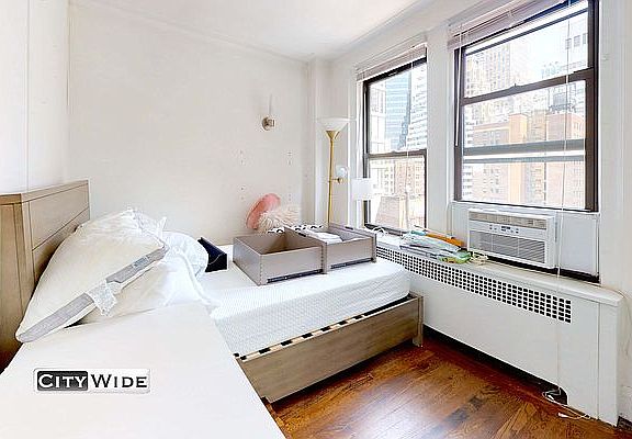 3rd image of 137 E 37th St #11G