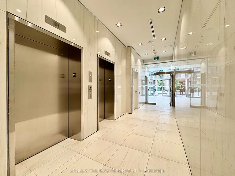 322 Dupont St #207 — Photo 20