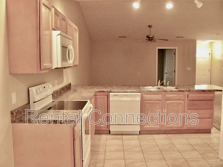108 S Carbon St #D — Photo 2