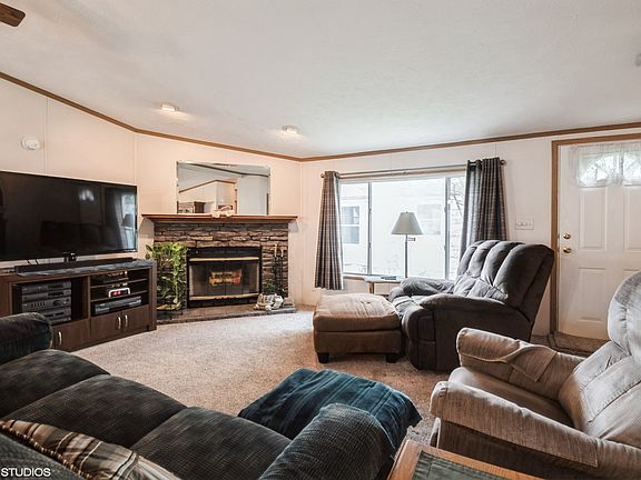 4th image of 563 Linda Ln