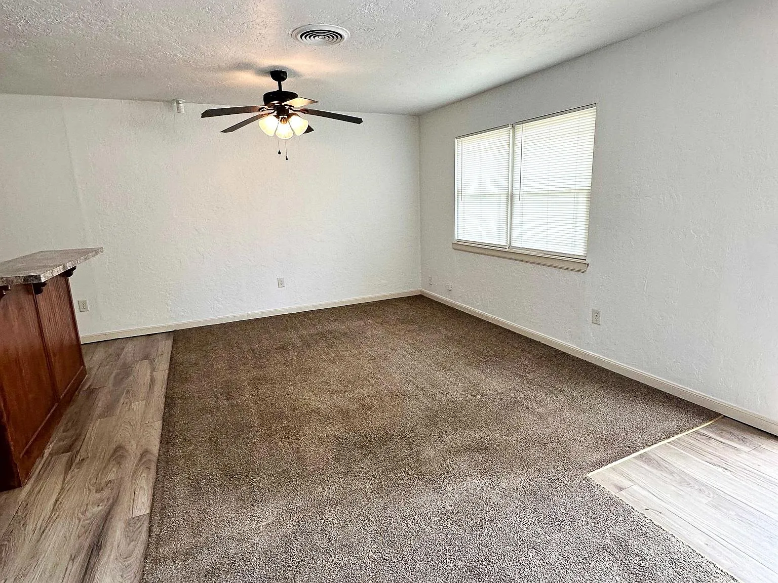 3 bed, 900 sqft, $850 — Photo 3