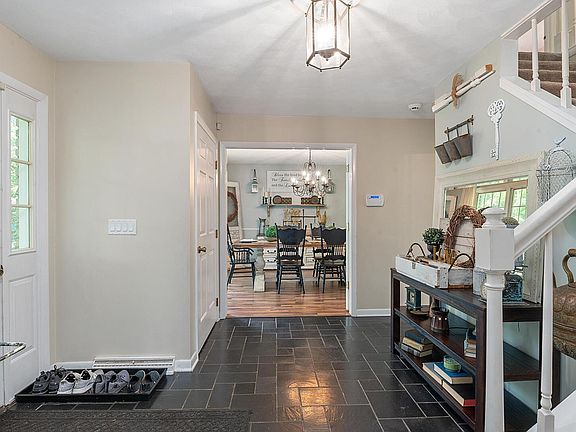 4th image of 7 Briarwood Chase