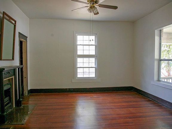 4th image of 1828 Woodbine Ave