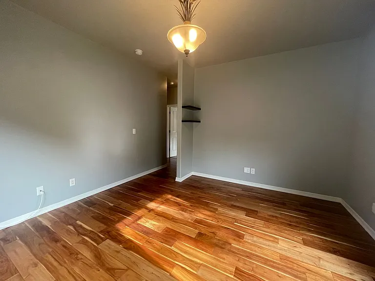 228 Winchester Creek Ave — Photo 10
