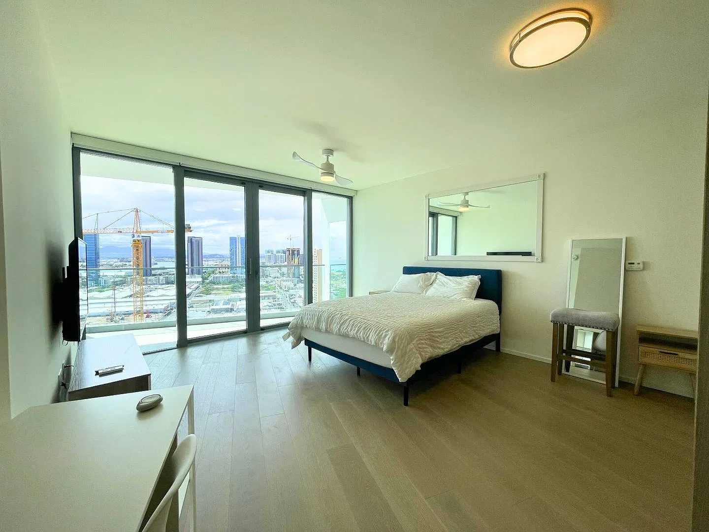 Koula #2405 (1 Bed, 1 Bath, 1 PKG) — Photo 2