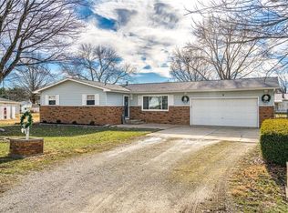 9 Carella Dr, Altamont, IL 62411