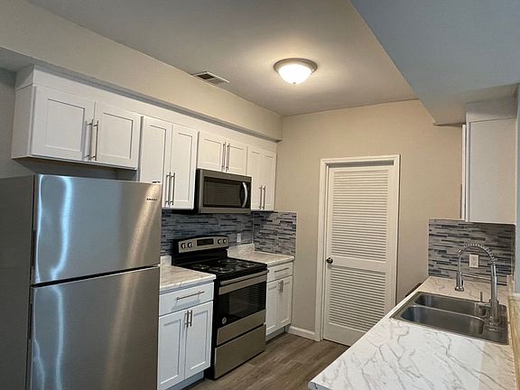 3rd image of 662 Bellemeade Dr #E
