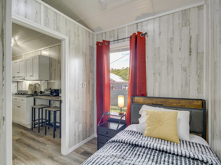 Tiny Apartment Rentals — Photo 11