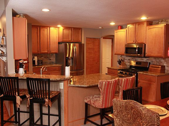 2nd image of 3370 Linden Pl