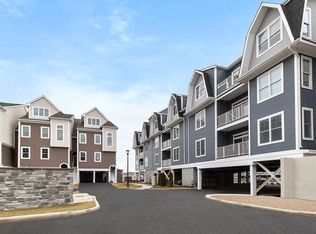 613 Marina Pointe Dr, East Rockaway, NY 11518